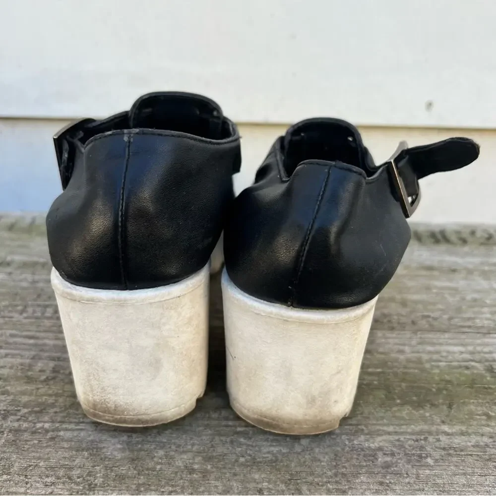 Vintage Y2K soda black basket weave chunky heeled platform sandals